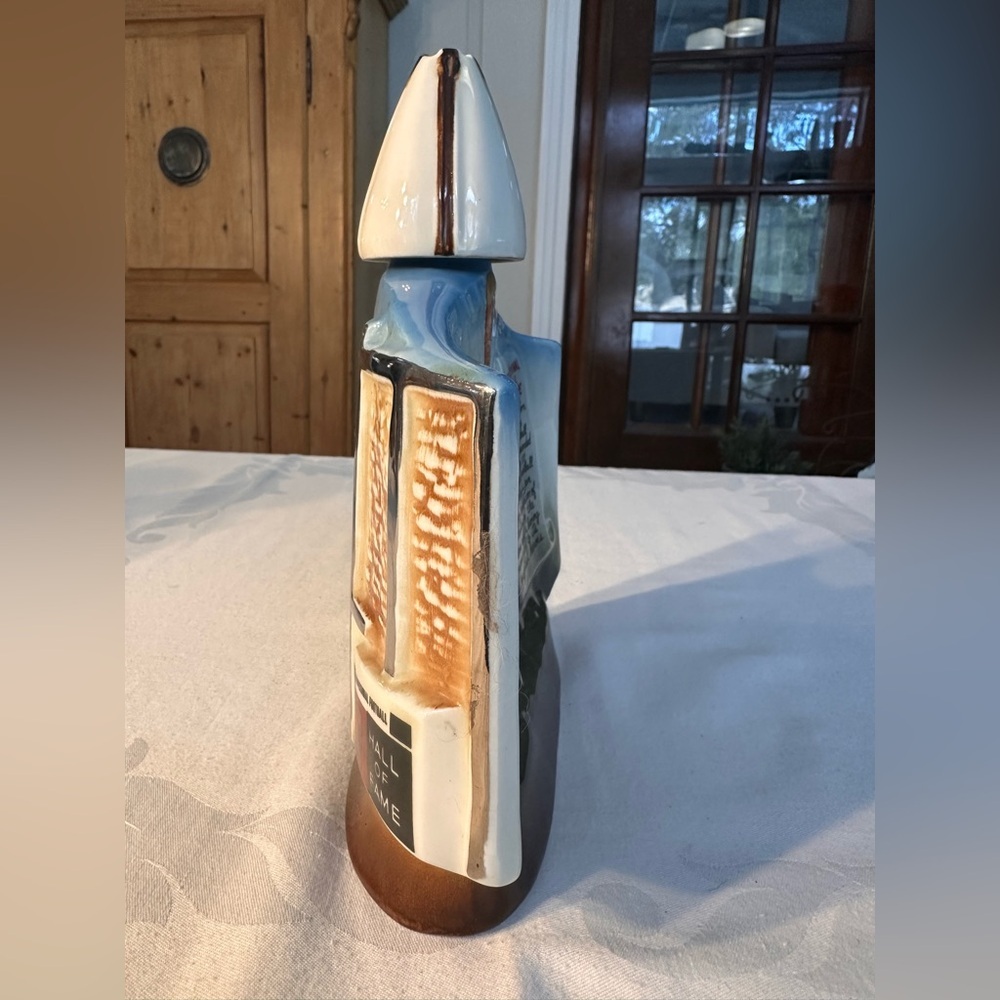 1972 Vintage Jim Beam Whiskey Decanter Depicting The Pro Football Hall of Fame - Picture 9 of 16